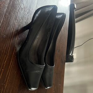 AEROSOLES Classic Black Heels